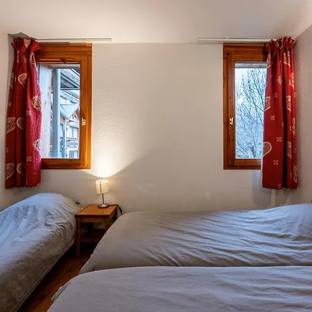 - Avec Piscine Valloire